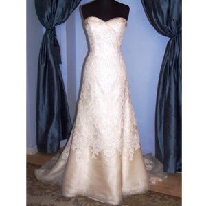 CHRISTOS Ivory Organza Lace 4015 Wedding Dress